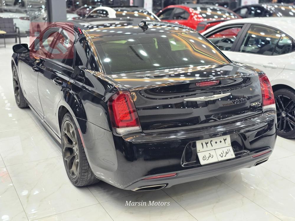 کرایسلەر 300